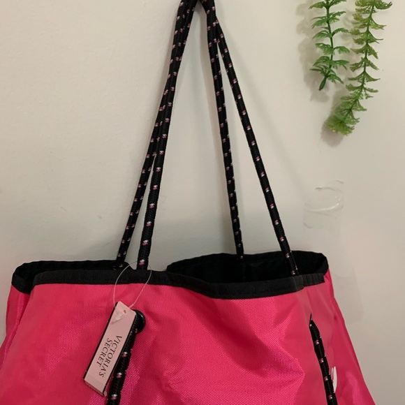 Victoria Secret Beach Water-Proof Tote Bag - Picture 2 of 16
